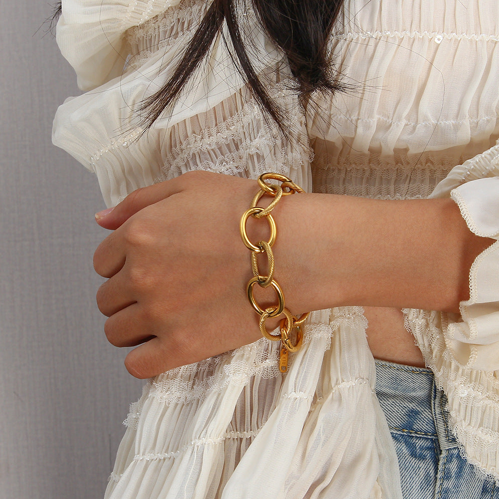 Queen Choker Set