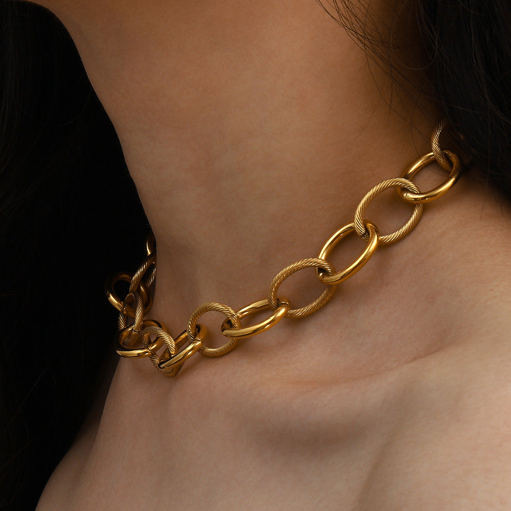 Queen Choker Set